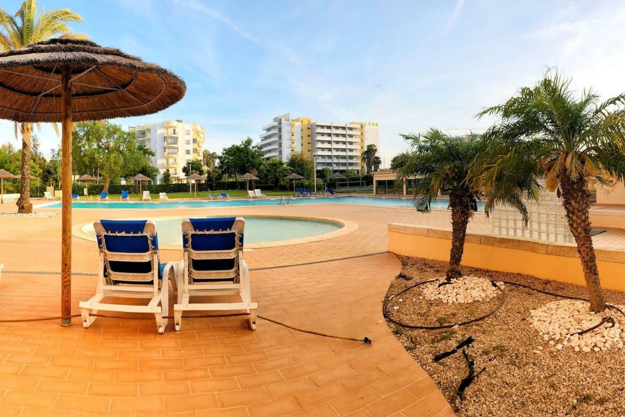 Amazing Apartment In Praia Da Rocha Portimão Exterior photo